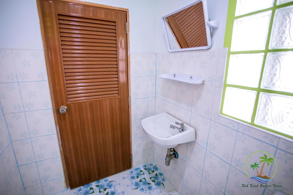 Четырехместный (Номер Делюкс с 2 кроватями размера «queen-size»), Koh Kood Garden House