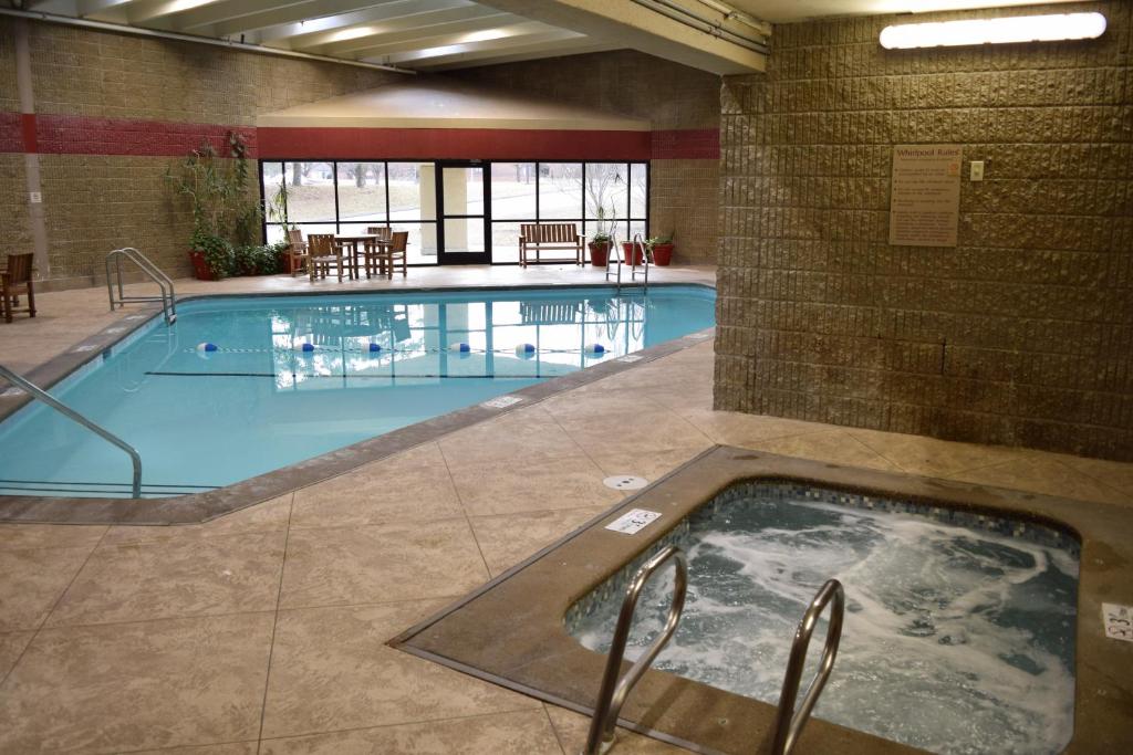 Gateway Hotel and Conference Center photo 4
