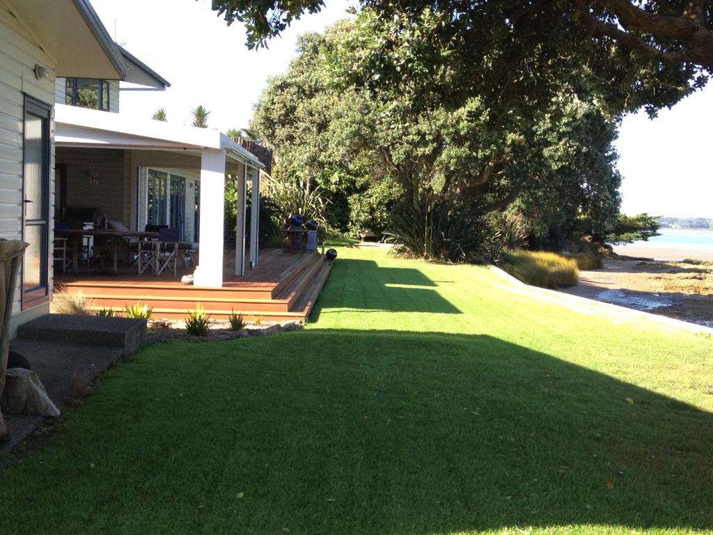 Absolute Waterfront Serenity Near Auckland photo 2