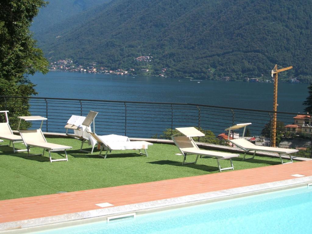 Green & Lake Home photo 3