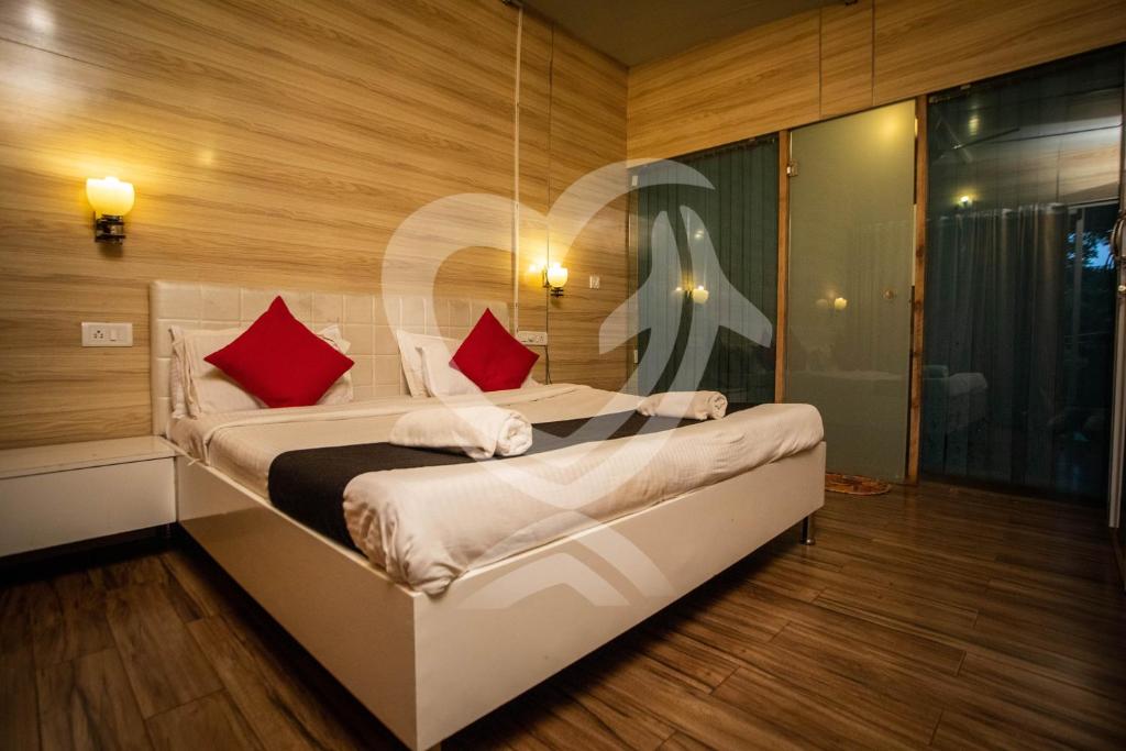 Zulu Land cottages - near Curlies beach shack and shiva valley - Anjuna beach photo 1