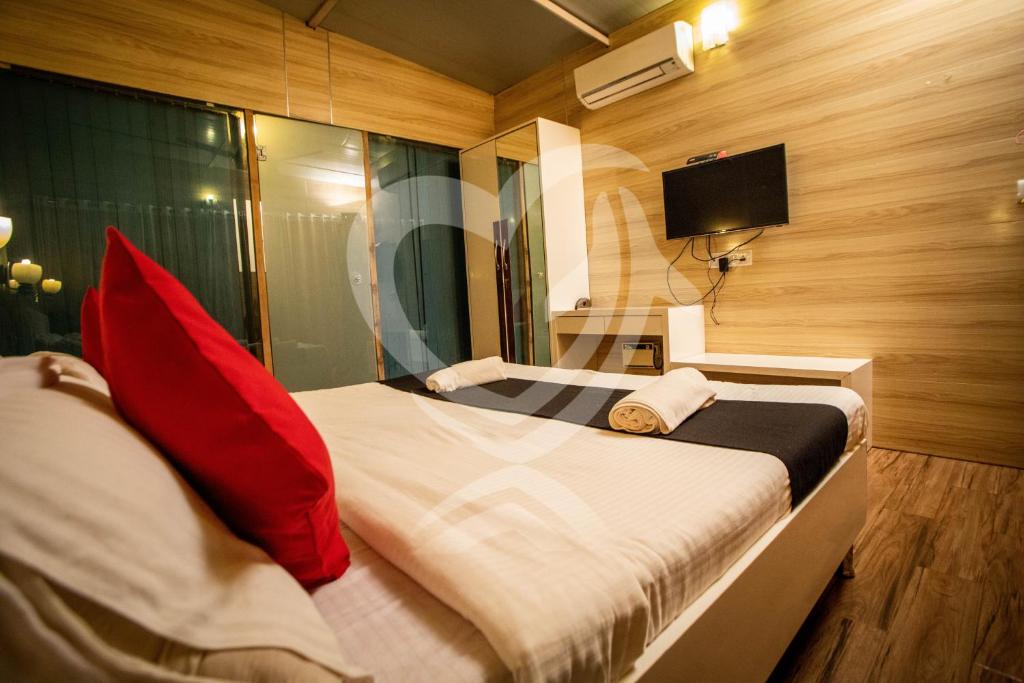 Zulu Land cottages - near Curlies beach shack and shiva valley - Anjuna beach photo 4