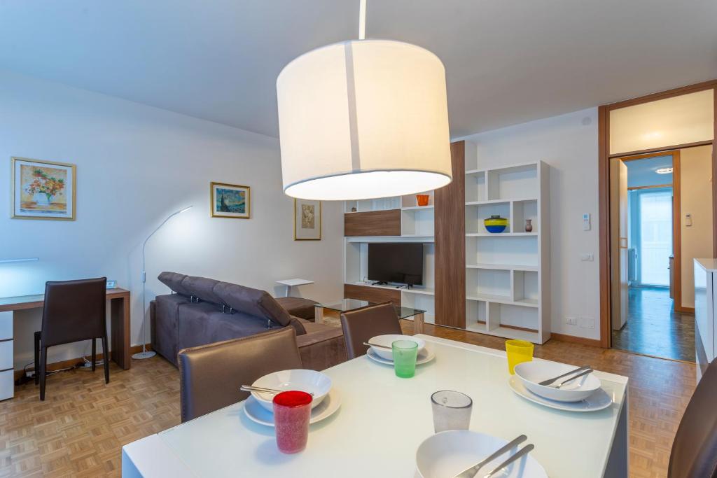 Udine Palazzo d'Aronco Modern Apartment photo 1