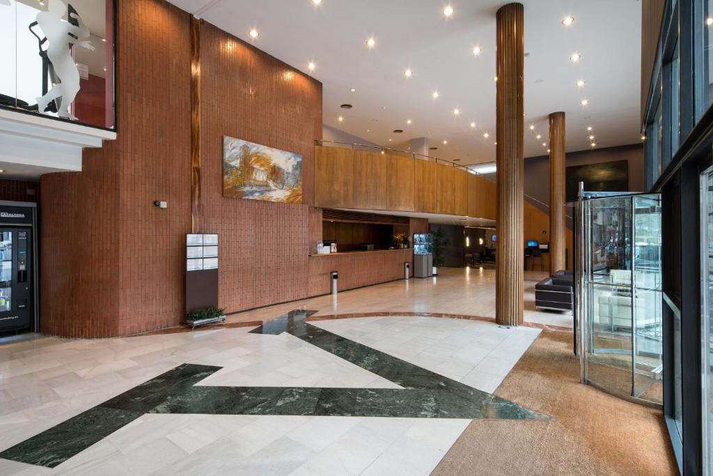 Catalonia Gran Hotel Verdi photo 3