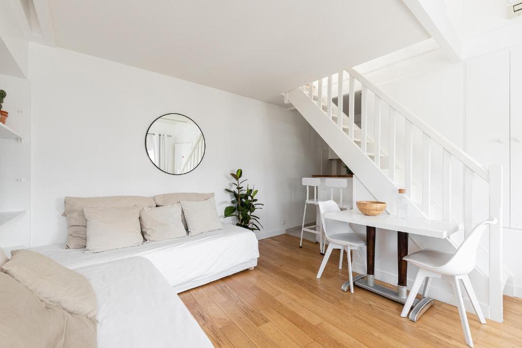 Апартаменты (Двухуровневые апартаменты), Appartement Vertus
