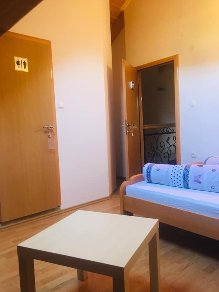 OMLADINSKI HOTEL ROSTOVO photo 4