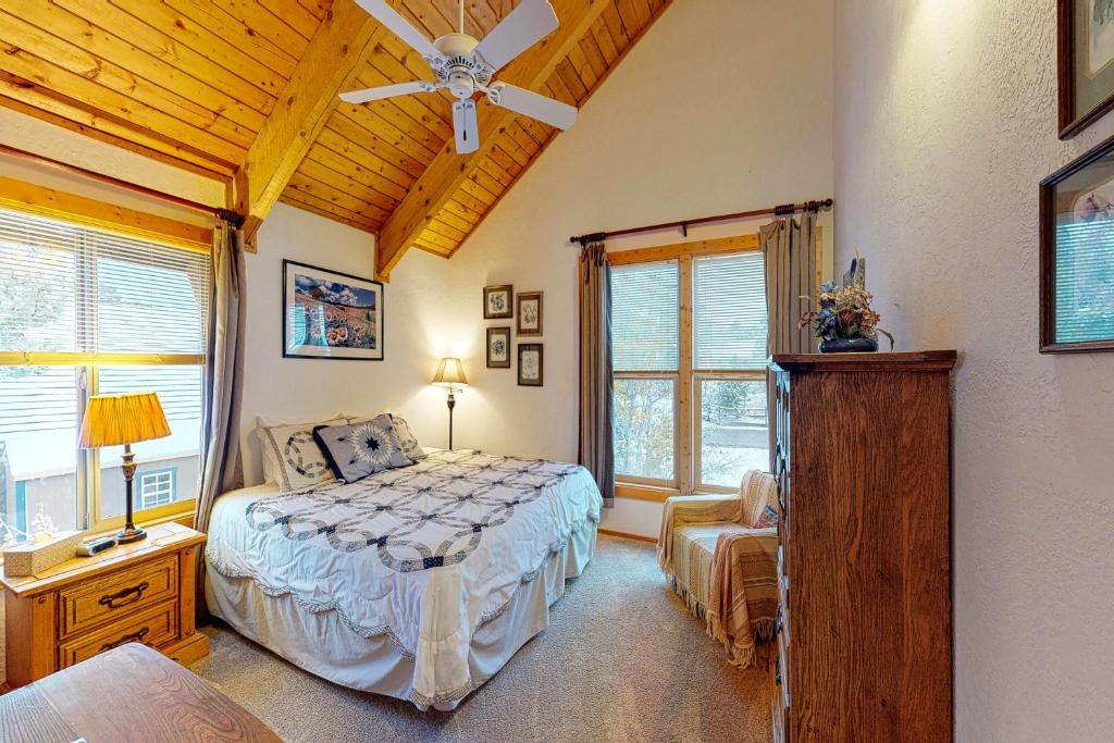 Kick Back Cabin photo 4