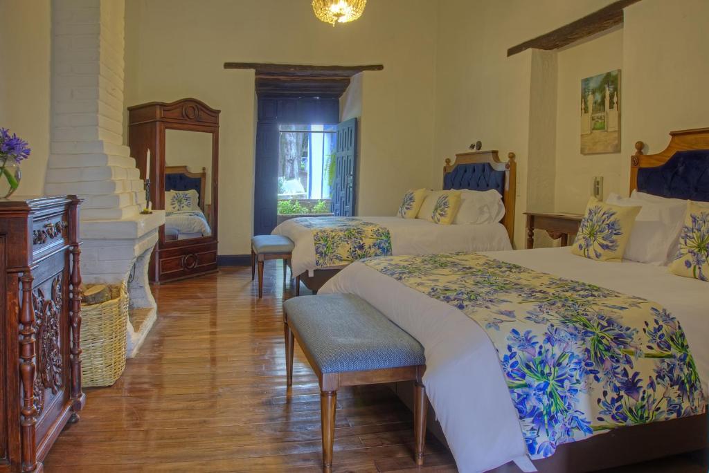Hostería Hacienda Pinsaqui photo 2