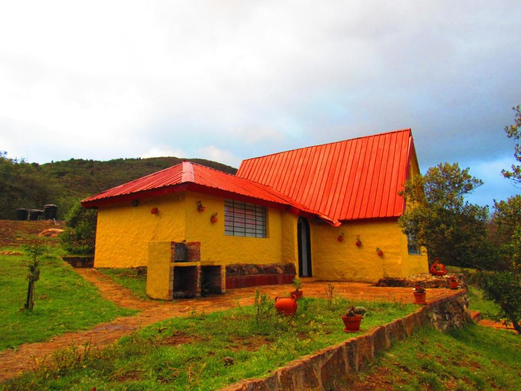 Chalet Guatavita - Tominé. La Casa Amarilla photo 2