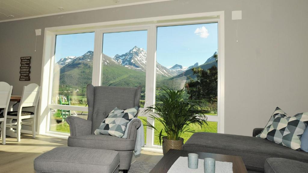 Romsdalseggen Lodge photo 1