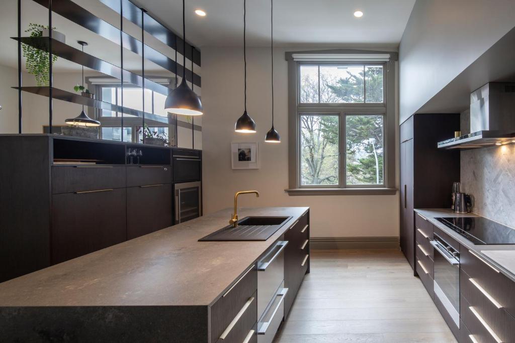 The Burlington Luxury Octagon Apartment photo 3