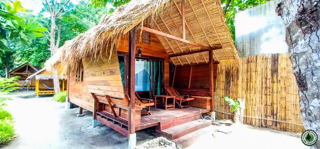 Forra Pattaya Beach Front Bungalow photo 1