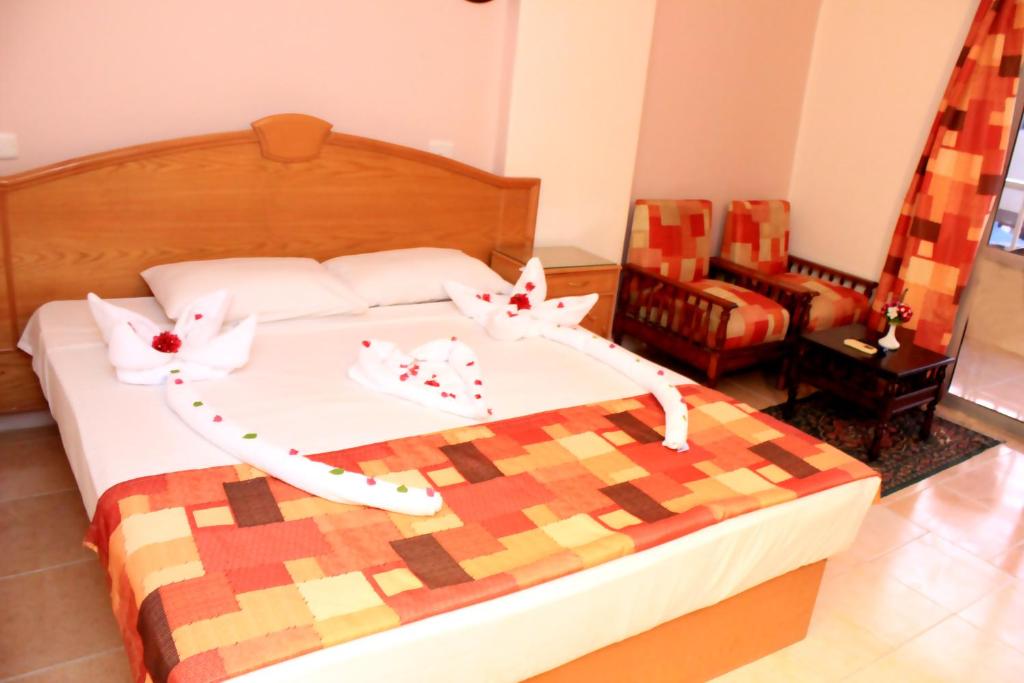Grand Blue St Maria Hotel & Aqua Park - Tap to explore photos