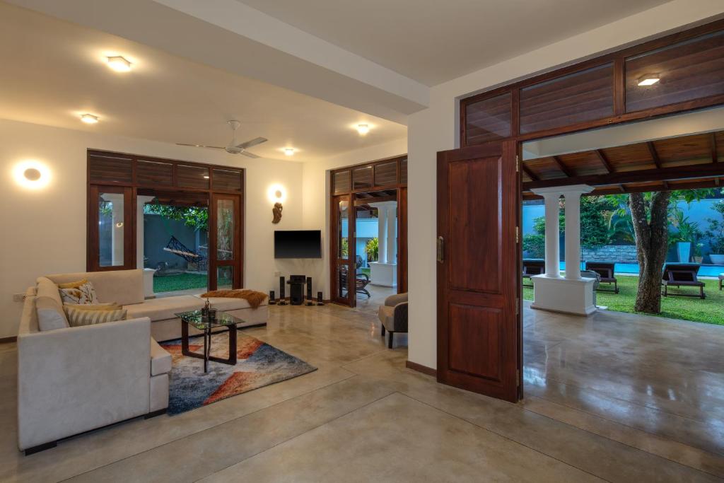Ballarat Luxury Villa - Hikkaduwa photo 4