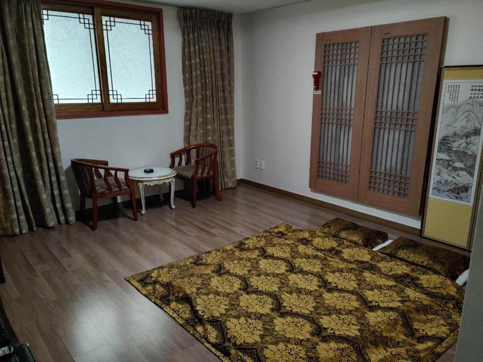 Metro Pol Tourist Hotel photo 4