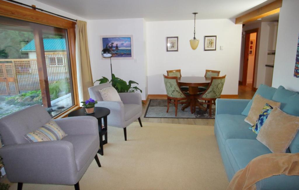 Mossy Hill Suite photo 2