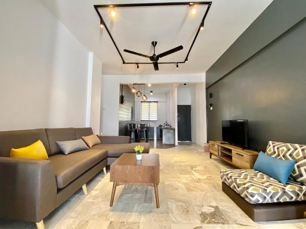 Century Suria Aparment Langkawi by Zervin photo 3