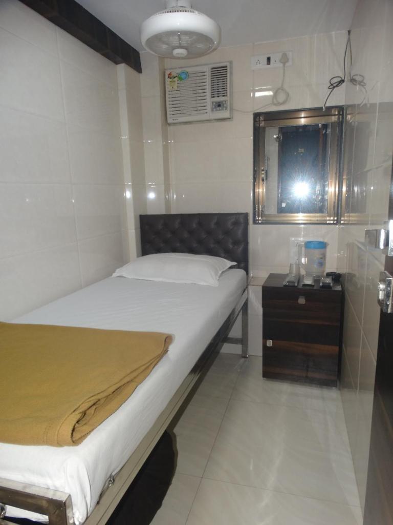 Одноместный (Одноместный номер с общей ванной комнатой), Hotel Qamar