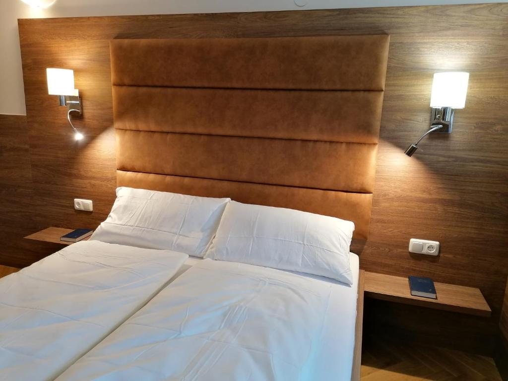 GOLDEN STAR - Premium Apartments - Tap to explore photos