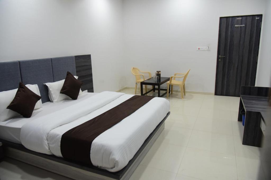 Hotel Savera Palace photo 2