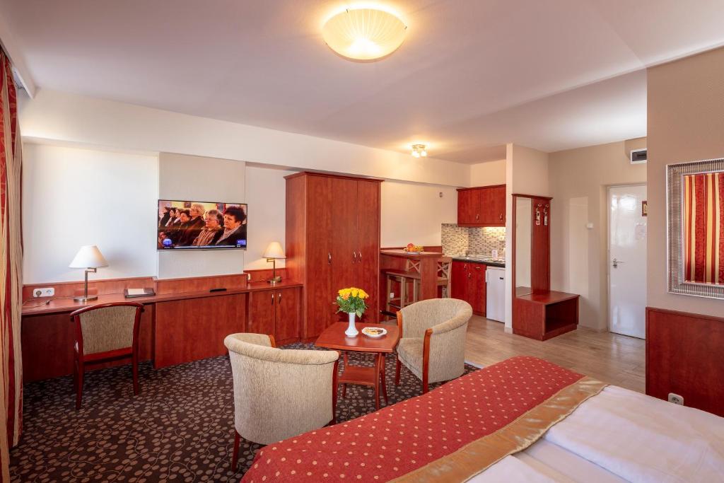 Студио (Номер-студио Делюкс), Hotel Charles