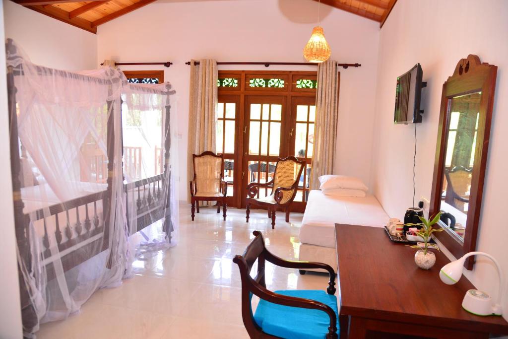 Трехместный (Трехместный номер Делюкс с балконом), Surf Villa