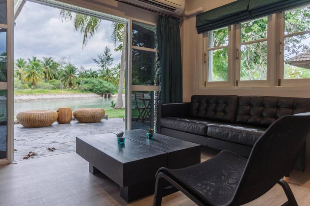F5 3 Bed Rooms Beach house, full kitchen photo 1