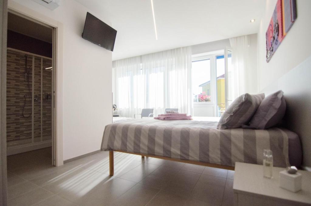 VARESE COMFORT ROOM photo 3
