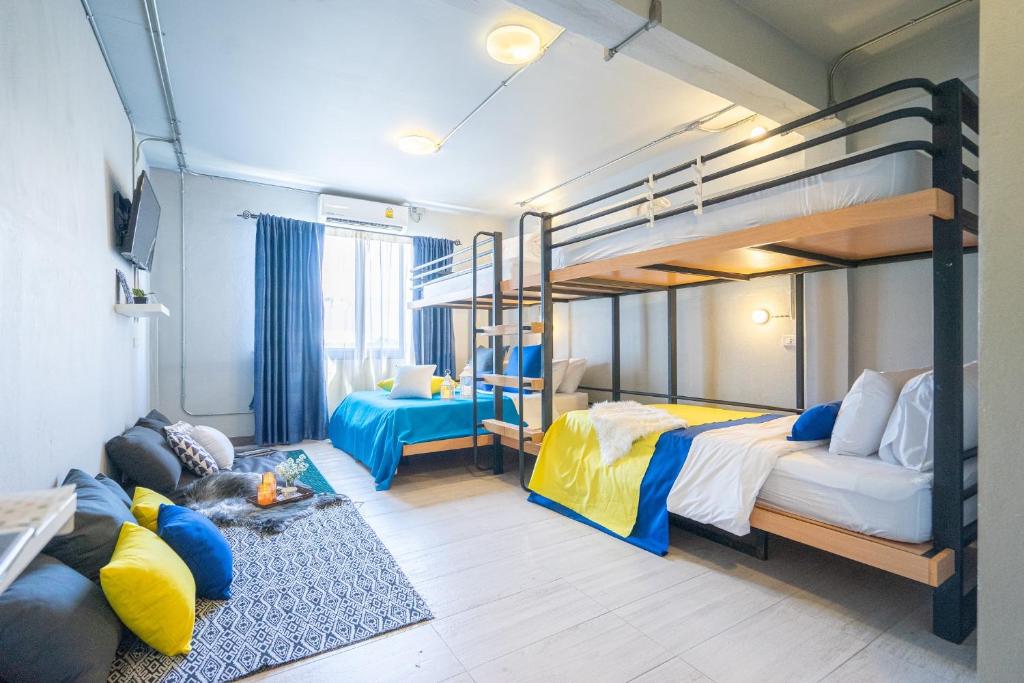 Warm Casa Chiangmai Room Type - Chic Family Room