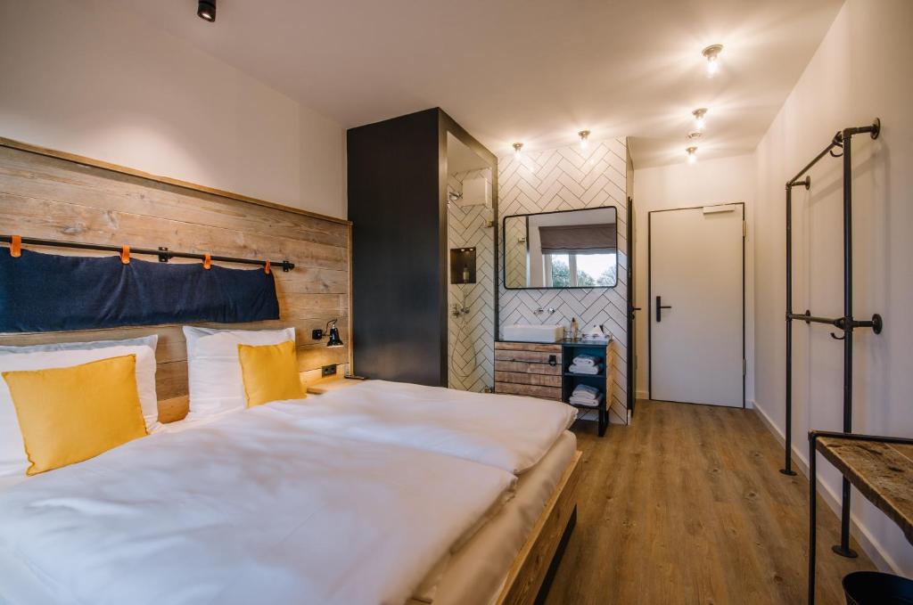 Hotel Landhafen photo 3