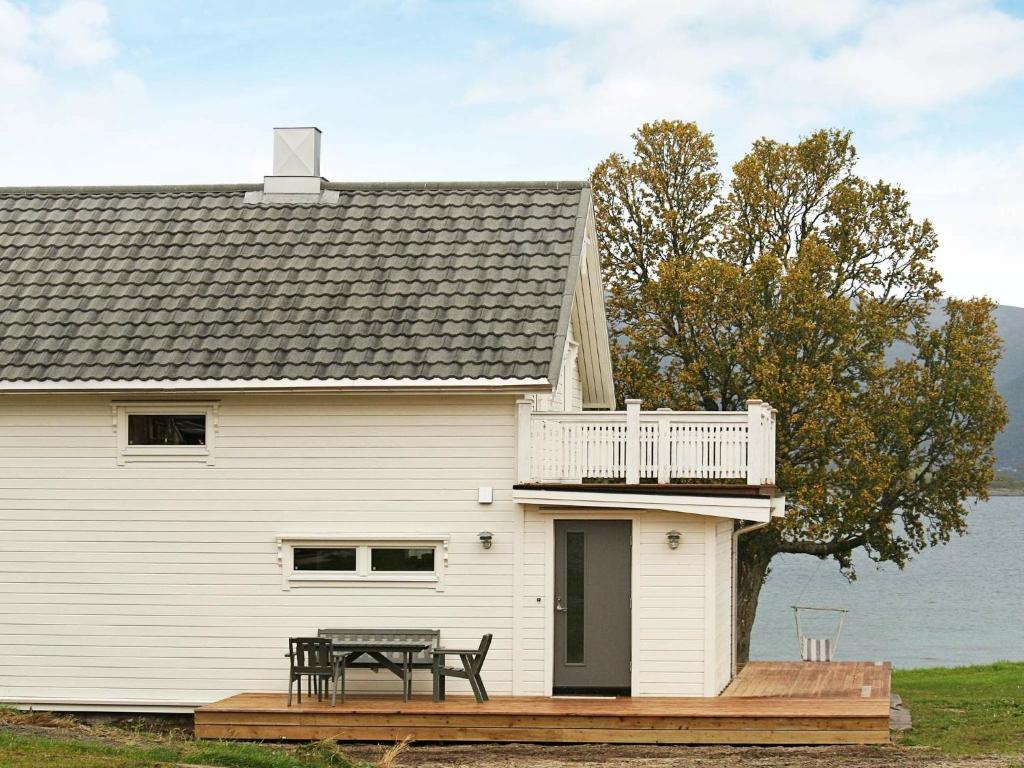 8 person holiday home in KVAL YA photo 3
