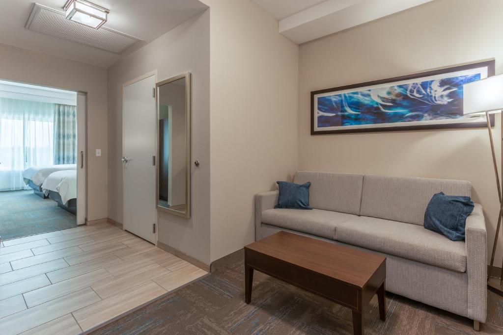 Holiday Inn & Suites - Jefferson City, an IHG Hotel photo 2