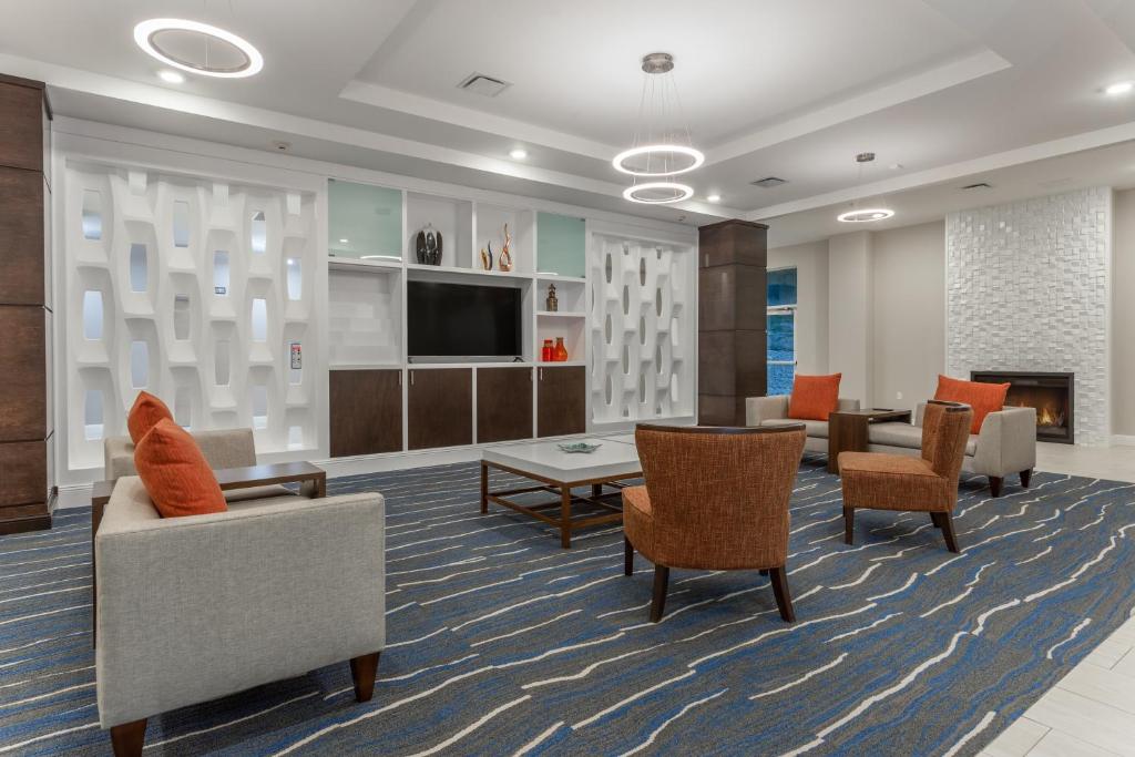Holiday Inn & Suites - Jefferson City, an IHG Hotel photo 4