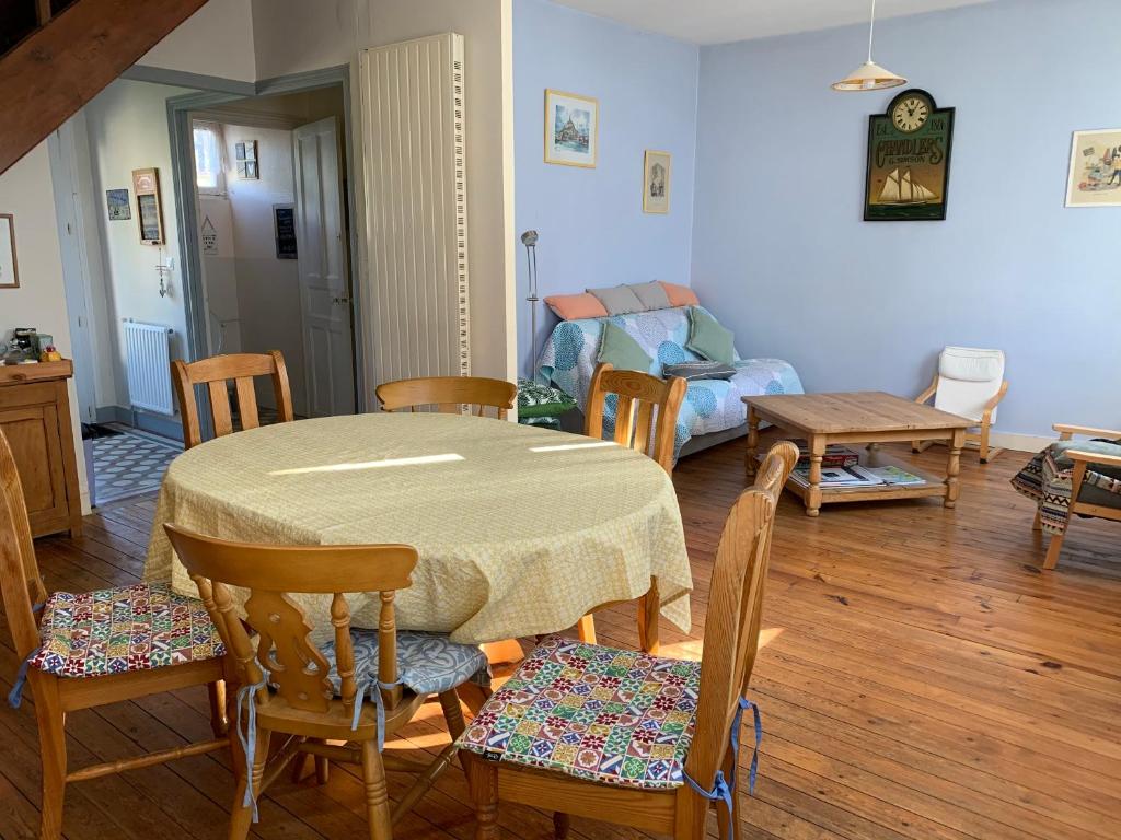 Charmante maison à 30m de la plage, wifi, vélo photo 4