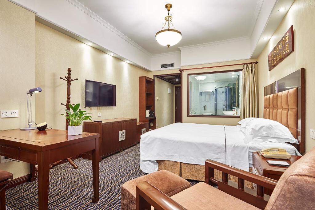 Двухместный (Улучшенный двухместный номер с 1 кроватью), Grand Regency Hotel