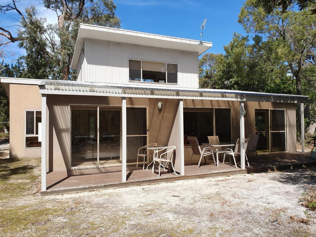 Waterfront Retreat At Wattle Point photo 1