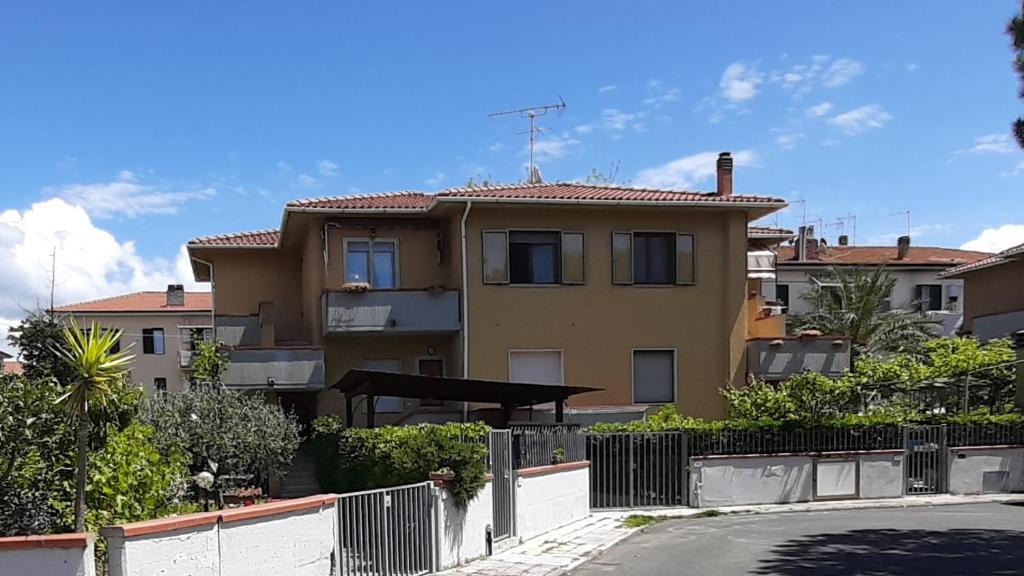 VADA (LI) ZONA RESIDENZIALE A 300 MT DAL MARE da 6 a 8 POSTI LETTO photo 1