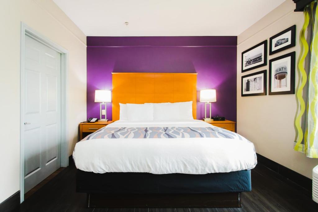 Palacio Royale Inn Signature Katy Room Type - Standard King Bed - Accessible