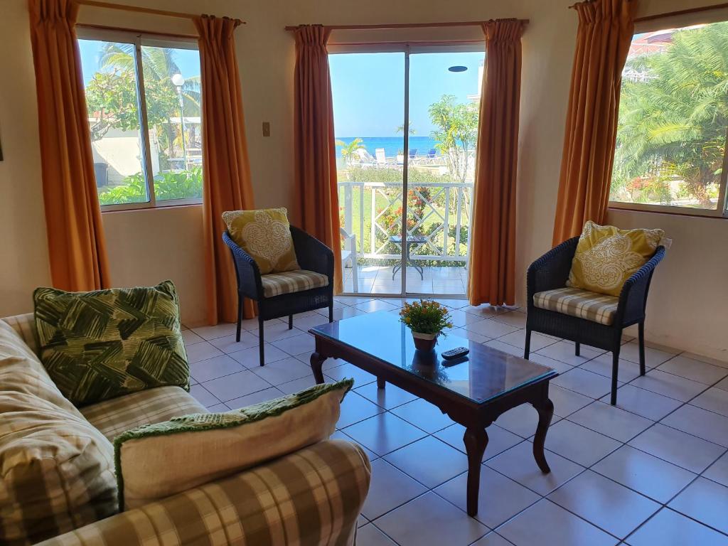 Pipers Cove Resort photo 2