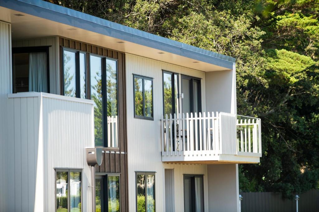 Waikanae Beach Ocean View Apartments photo 1