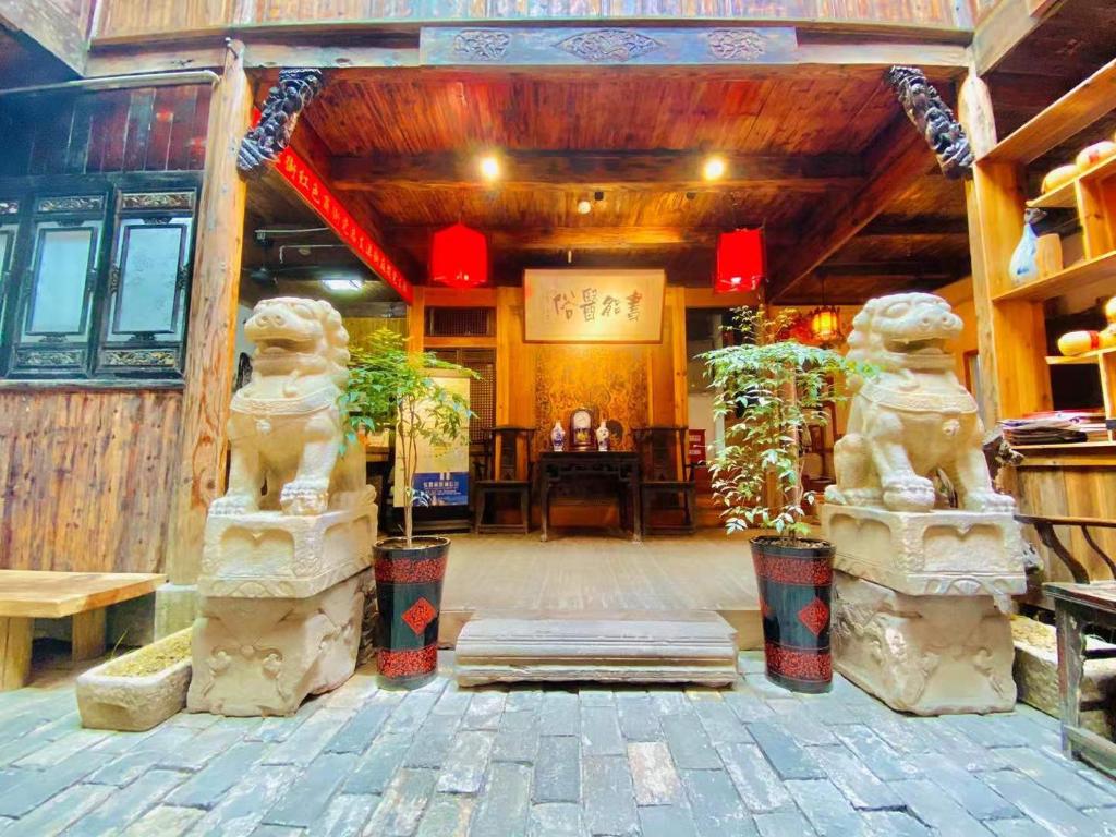 Old Street Courtyard (Free Pick up Service) photo 1