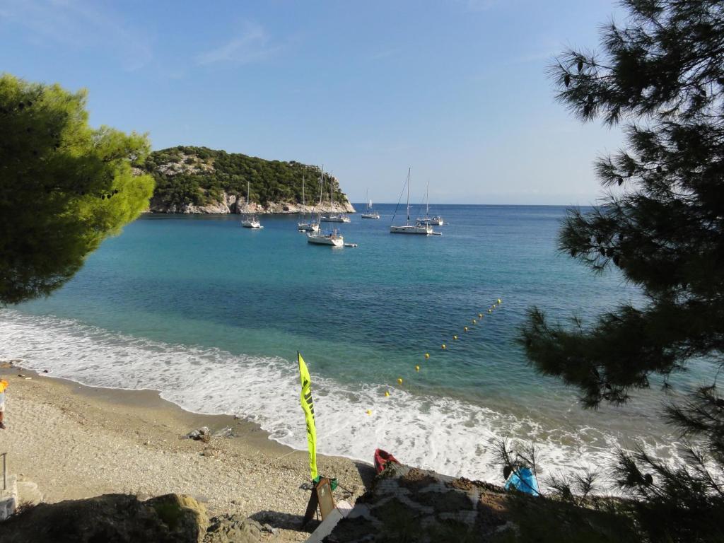 Stafylos Suites & Boutique hotel photo 1