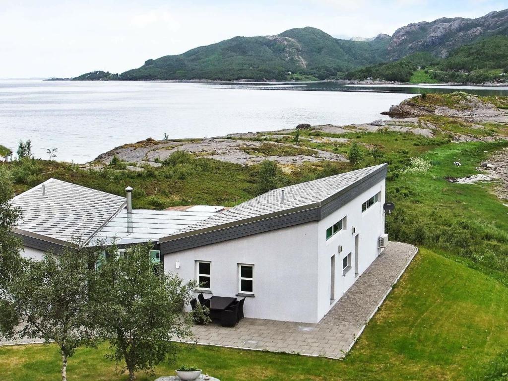 Four-Bedroom Holiday home in Inndyr 2 photo 1