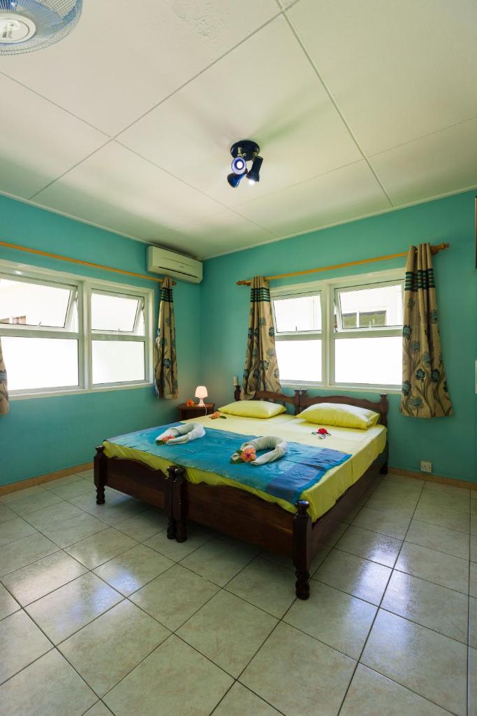 Номер (Шале с 3 спальнями), Kot Babi