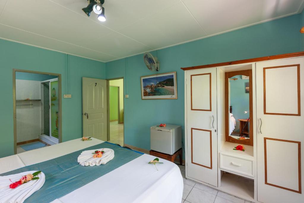 Номер (Шале с 3 спальнями), Kot Babi