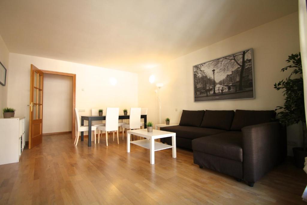 {
  "en-gb": "Ensagents, Canillo centro, Zona Grandvalira"
} photo 1