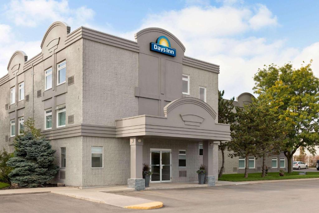 Days Inn by Wyndham Toronto West Mississauga photo 1
