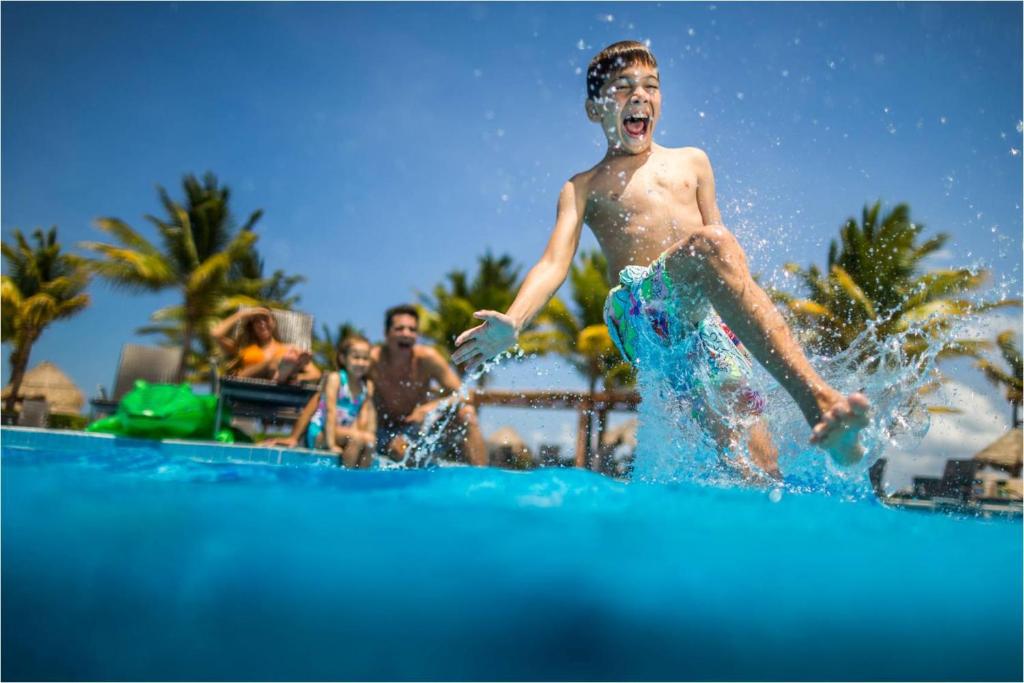 BlueBay Grand Esmeralda-All Inclusive photo 1