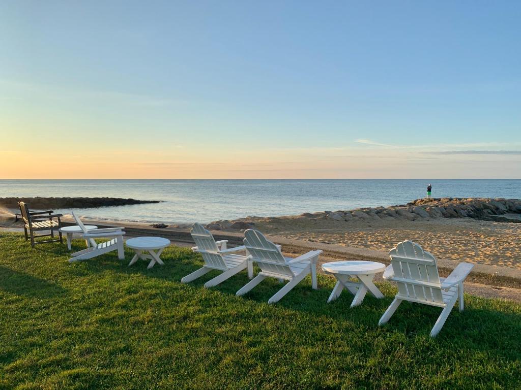 Lighthouse Inn Cape Cod photo 2