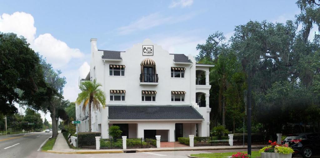 The Eo Inn - Downtown image